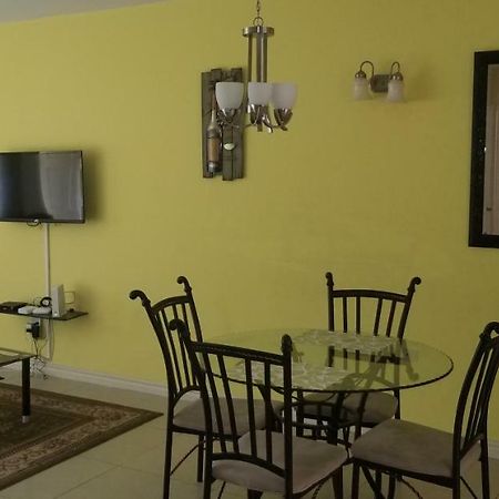 Apt 12, Executive Suites Ja - Palms Enfield Buitenkant foto