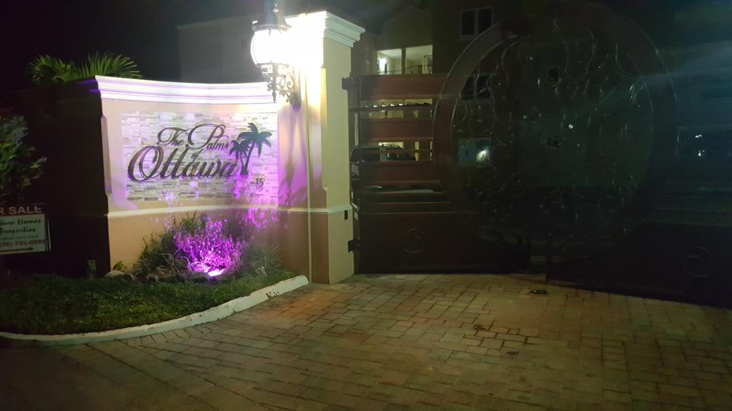 Apt 12, Executive Suites Ja - Palms Enfield Buitenkant foto