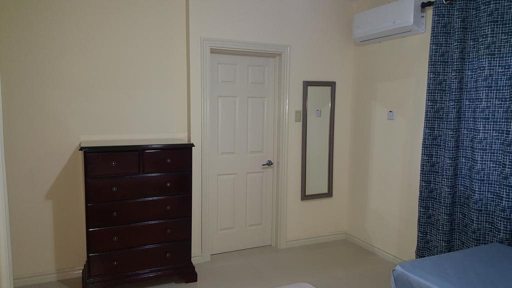 Apt 12, Executive Suites Ja - Palms Enfield Buitenkant foto