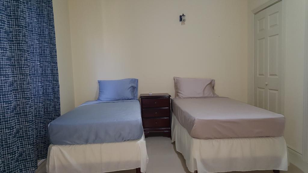 Apt 12, Executive Suites Ja - Palms Enfield Buitenkant foto