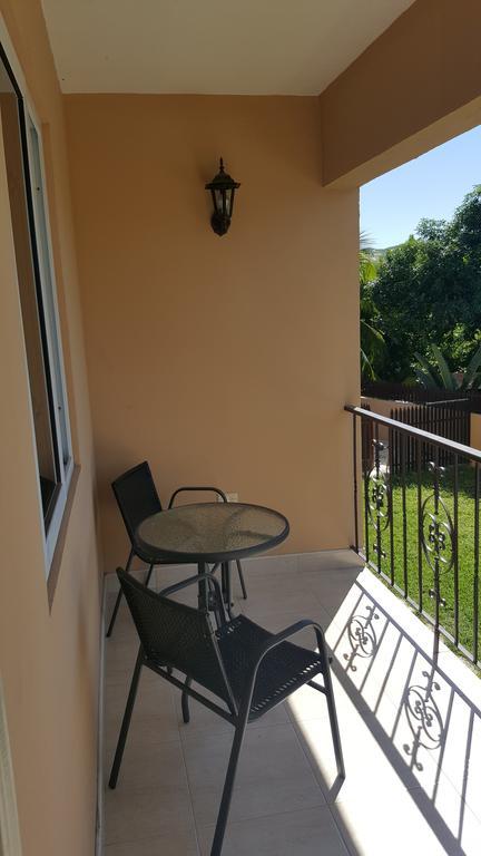 Apt 12, Executive Suites Ja - Palms Enfield Buitenkant foto