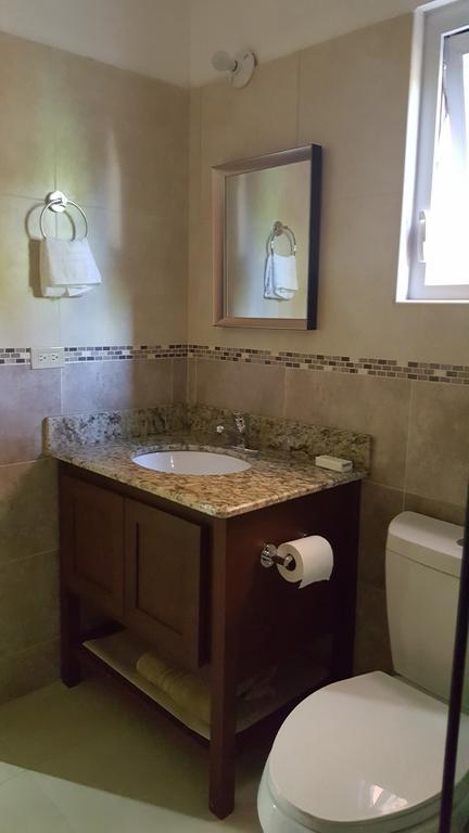 Apt 12, Executive Suites Ja - Palms Enfield Buitenkant foto