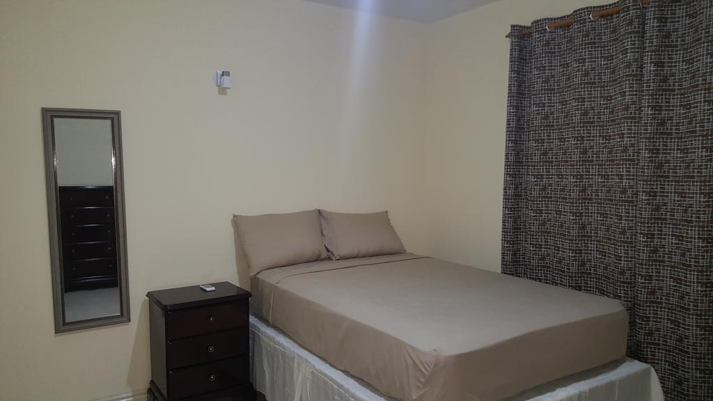 Apt 12, Executive Suites Ja - Palms Enfield Buitenkant foto