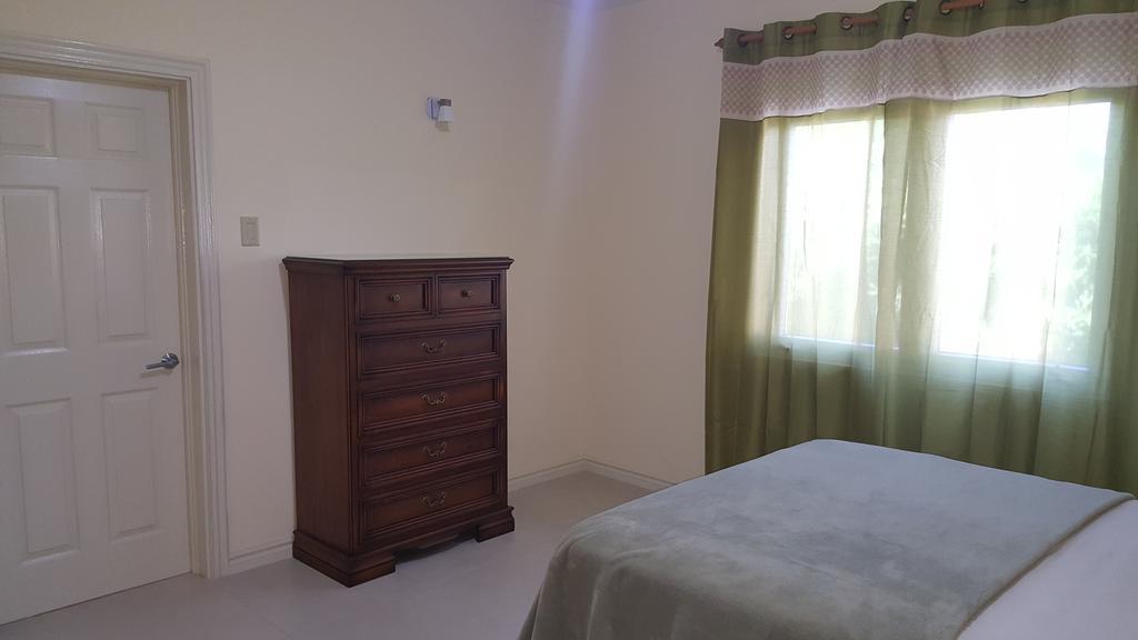 Apt 12, Executive Suites Ja - Palms Enfield Buitenkant foto