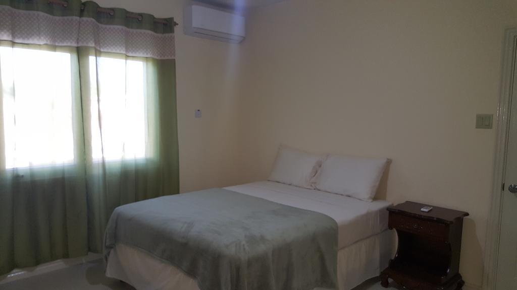Apt 12, Executive Suites Ja - Palms Enfield Buitenkant foto