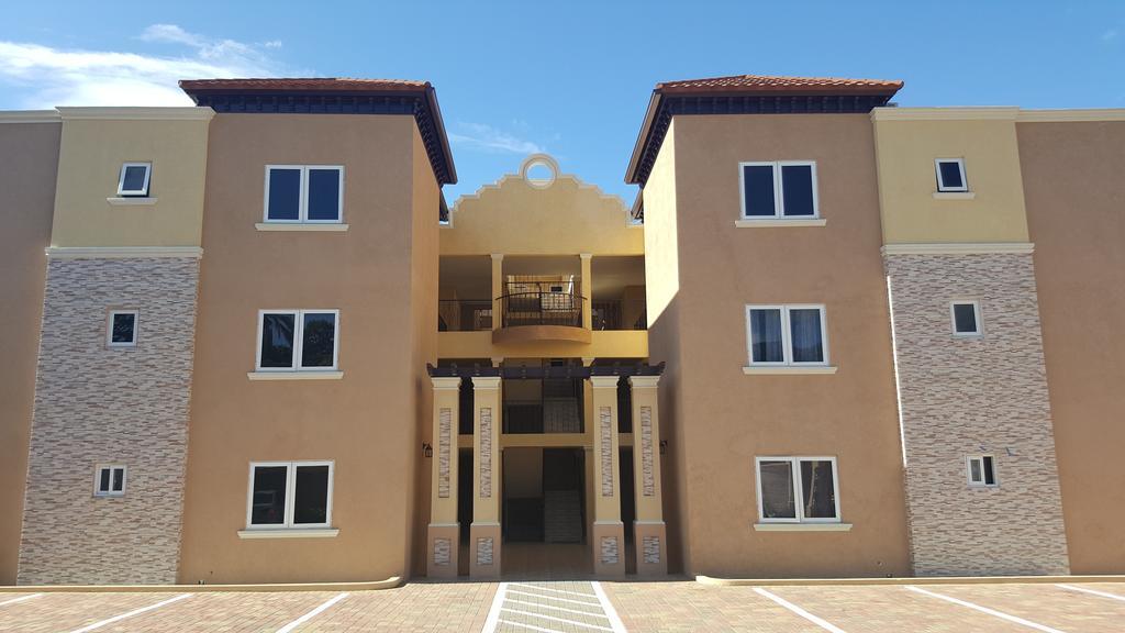 Apt 12, Executive Suites Ja - Palms Enfield Buitenkant foto